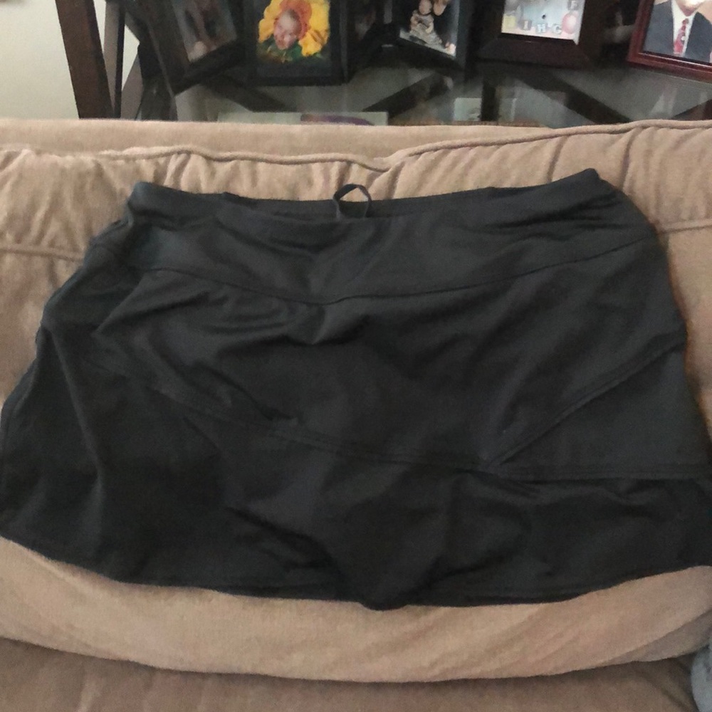 Athleta tennis/running skirt Size M